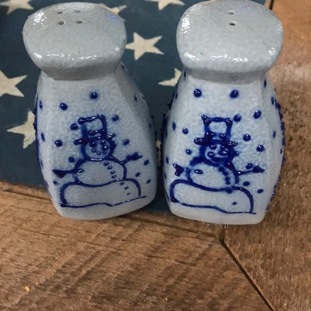 Winter pottery salt & pepper shakers